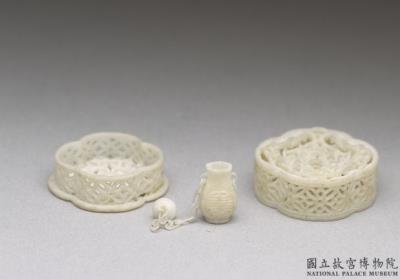 图片[3]-Ivory nested miniature box in openwrok relief (set of eleven), by Huang Zhenxiao. Qing dynasty, Qianloing reign, 1739-China Archive